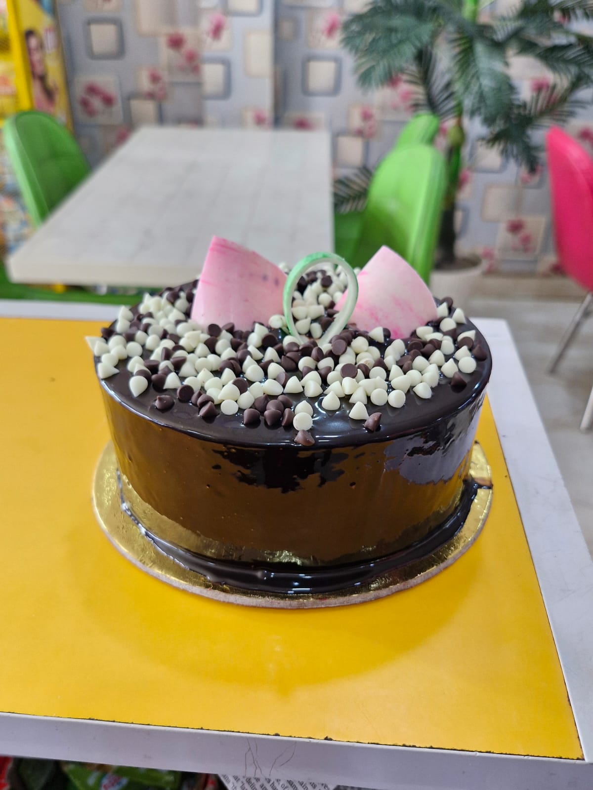 Chocochips Cake