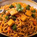 Hakka Noodles Paneer